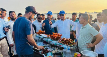 পতেঙ্গা সমুদ্র সৈকত দখলকারীদের বিরুদ্ধে ব্যবস্থা নেয়া হবে: চসিক মেয়র