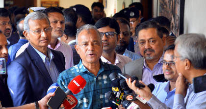 শেখ হাসিনার মৃত্যুদণ্ডের রায় ঘিরে দেশে কোনো অস্থিরতা নেই: স্বরাষ্ট্র উপদেষ্টা