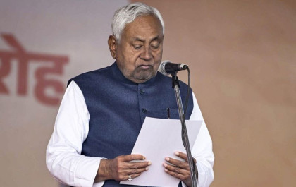 ১০ম বারের মতো বিহারের মুখ্যমন্ত্রীর শপথ নিলেন নীতিশ কুমার
