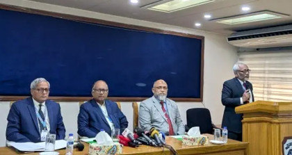 দুর্নীতির অনুসন্ধান বাধাগ্রস্ত করতে চাইলে নাম প্রকাশ করে দেব: দুদক