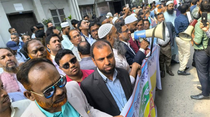এবার ‘পূর্ণ কর্মবিরতি’র ঘোষণা মাধ্যমিক শিক্ষকদের