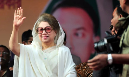 খালেদা জিয়ার মেডিকেল বোর্ড সিদ্ধান্ত নিলেই ঢাকায় আসবে কাতারের রয়েল অ্যাম্বুলেন্স