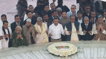 ১৯ বছর পর বাবার কবরে তারেক রহমানের শ্রদ্ধা