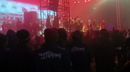 উচ্ছৃঙ্খল জনতার হামলায় পণ্ড জেমসের কনসার্ট