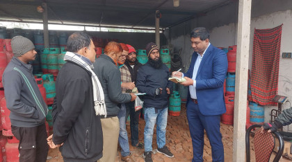 অধিক দামে গ্যাস সিলিন্ডার বিক্রি, টাঙ্গাইলে ৩ ব্যবসায়ীকে জরিমানা