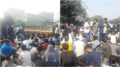 ইসি কার্যালয়ের সামনে ছাত্রদলের অবস্থান