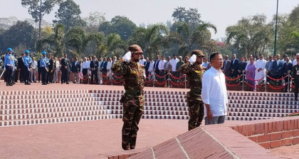 স্মৃতিসৌধে প্রধানমন্ত্রীর শ্রদ্ধা 