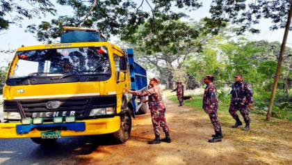 জ্বালানি চোরাচালান ঠেকাতে বেনাপোল সীমান্তে টহল জোরদার করেছে বিজিবি