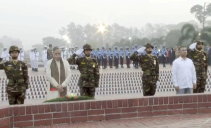 জাতীয় স্মৃতিসৌধে রাষ্ট্রপতি-প্রধানমন্ত্রীর শ্রদ্ধা