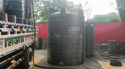 চট্টগ্রামে বিপুল পরিমাণ অবৈধ জ্বালানি তেল জব্দ