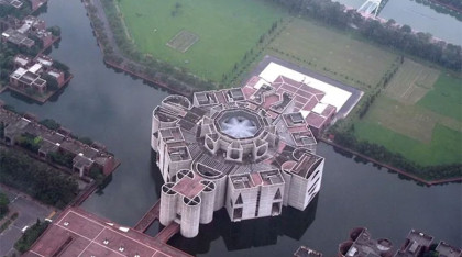 এবার পাম্পে তেল না পেয়ে সংসদে এমপিদের ক্ষোভ