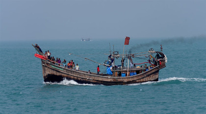 মধ্য রাতে শুরু হচ্ছে সাগরে মাছ ধরায় নিষেধাজ্ঞা