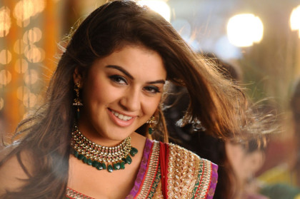 ‘কাস্টিং কাউচ’ নিয়ে মন্তব্যে বিতর্কে জড়ালেন হানসিকা