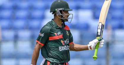 নিউজিল্যান্ডের চাই ২৬৬ রান
