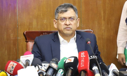 সেবাগ্রহীতাদের হয়রানি কোনোভাবেই মেনে নেওয়া হবে না: স্বরাষ্ট্রমন্ত্রী