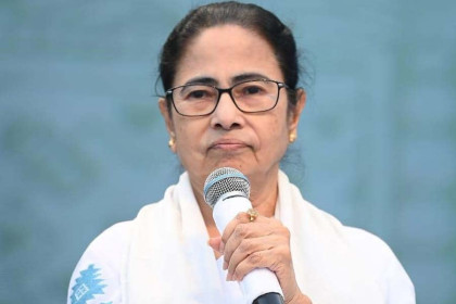 বিকেলে সংবাদ সম্মেলন ডেকেছেন মমতা