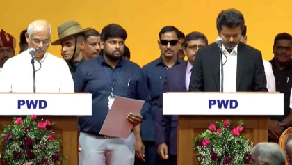 মুখ্যমন্ত্রী হিসেবে শপথ নিলেন বিজয়