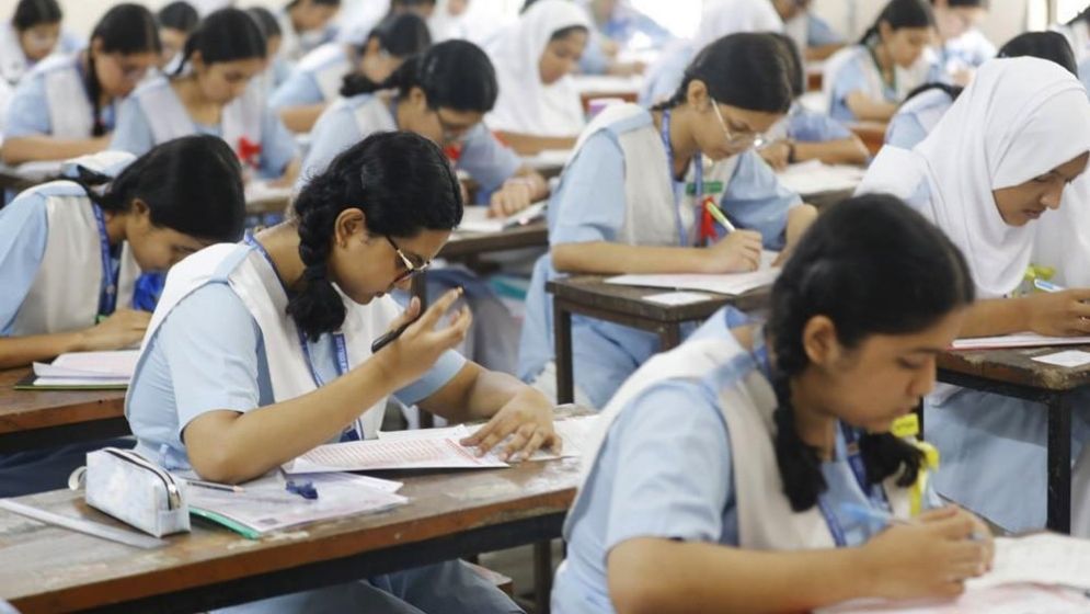 জানা গেল ২০২৭ সালের এসএসসি-এইচএসসি পরীক্ষা শুরুর সময়