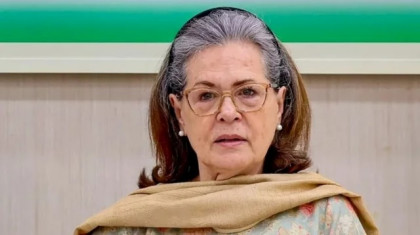 হাসপাতাল থেকে বাড়ি ফিরলেন সোনিয়া গান্ধী
