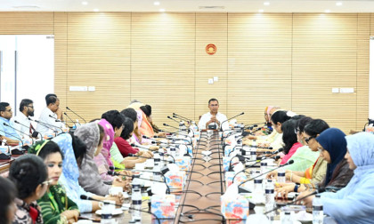নারী এমপিদের নিজ এলাকায় জনসম্পৃক্ততা বাড়ানোর নির্দেশ প্রধানমন্ত্রীর