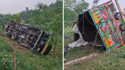 দিনের শুরুতেই সড়কে ঝড়লো ১৫ প্রাণ