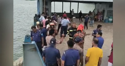 দৌলতদিয়া ঘাটে ফের বাসডুবি