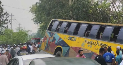 বাসচাপায় স্বামী-স্ত্রীসহ নিহত ৩