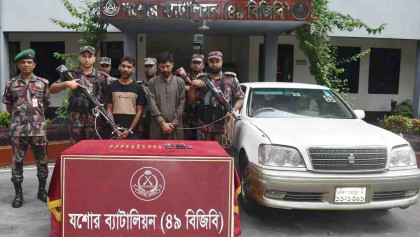 যশোরে ৭ কোটি টাকার ৩১ স্বর্ণের বার জব্দ, আটক ২