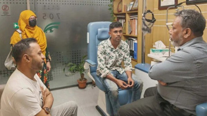 বগুড়ায় গুলিতে আহত নয়নের চিকিৎসার দায়িত্ব নিলেন প্রধানমন্ত্রী