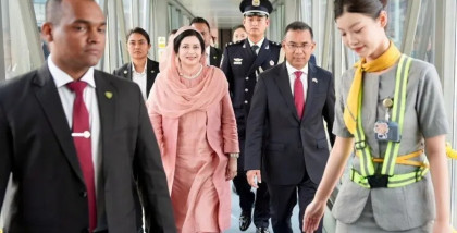 দেশে ফিরেছেন প্রধানমন্ত্রী
