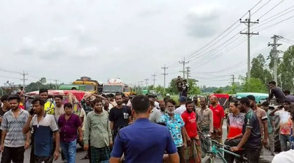 লোডশেডিংয়ের প্রতিবাদে ঢাকা-টাঙ্গাইল মহাসড়ক অবরোধ