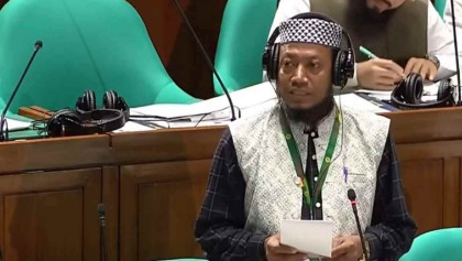 সিগারেটে অতিরিক্ত ৮০ পয়সা যাচ্ছে, সরকার হারাচ্ছে রাজস্ব: আমির হামজা