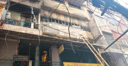 চকবাজারের আশিক টাওয়ারের খাজা মার্কেটের আগুন নিয়ন্ত্রণে