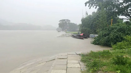 অতিভারী বৃষ্টিপাতে লামা-আলীকদম সড়ক যোগাযোগ বিচ্ছিন্ন