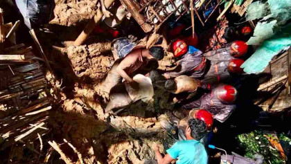 টানা বৃষ্টিতে কক্সবাজারে পাহাড়ধস, নিহত বেড়ে ৯