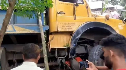 ডোমারে বিয়ের দাওয়াতে যাবার সময় সড়কে প্রাণ গেল ৪ জনের