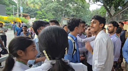 সচিবালয়ে ৬ দফা দাবিতে শিক্ষার্থীদের প্রতিনিধি