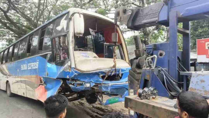 মরদেহ নিয়ে ফেরার পথে দুর্ঘটনা, অ্যাম্বুলেন্স চালকসহ নিহত ২