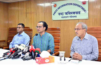 চলতি বছরেই ভোট শুরুর বিষয়ে অঙ্গীকারবদ্ধ সরকার: তথ্য উপদেষ্টা 